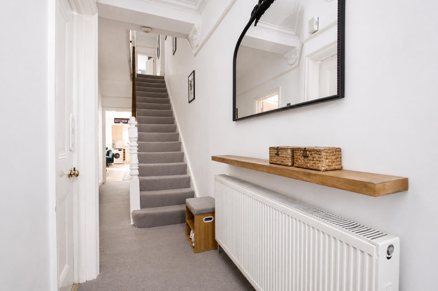 5 bed property in Taylor Road, Wallington